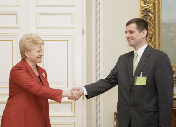 Bendradarbiai - šalies vadovė ir VSD vadovas. Nuotr. prezidentas.lt