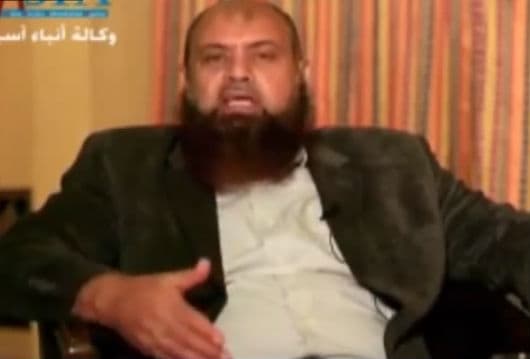 Egipte esančioje „Al Qaeda“ stovykloje apmokymus vedęs šeichas Nabilis Naiimas vaizdo įraše pareiškė, kad Sirijos „sukilėliams“ vadovauja CŽV operatyvininkas.
