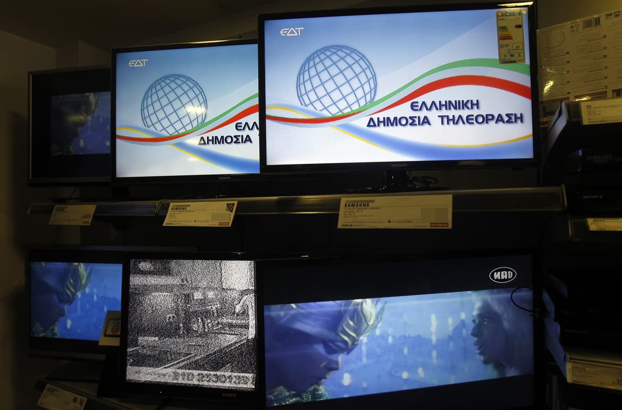 Graikijos nacionalinis transliuotojas atnaujina darbą. EPA-ELTA nuotr.