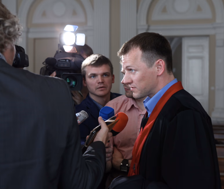 Teismo sprendimas - tarsi smūgis į „dūdą” prokurorui M. Dūdai ir jo sėbrams. Nuotr. "E.eu"